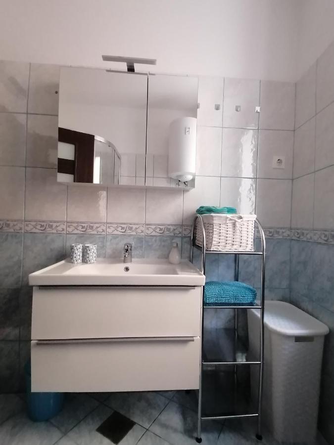 Tincha Apartment Пиран Екстериор снимка